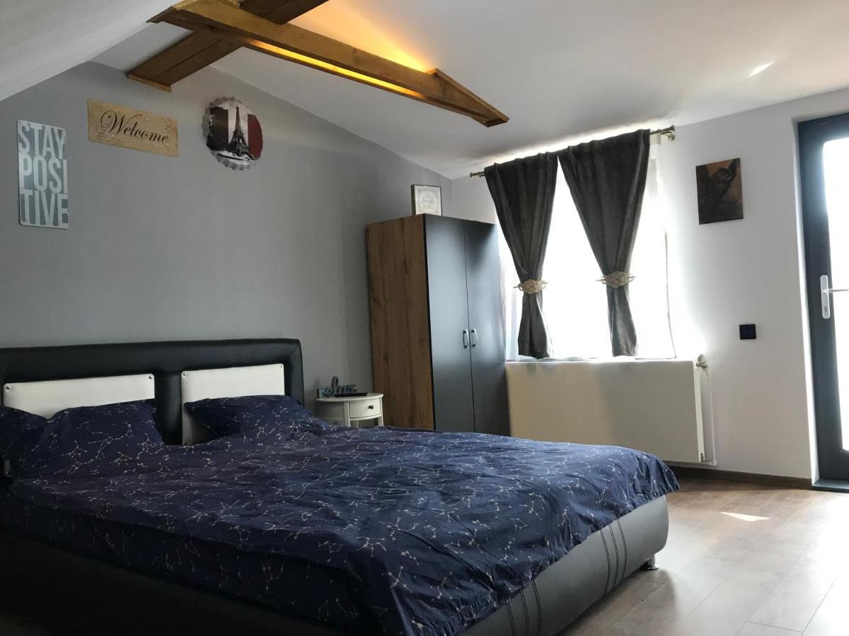 Garsoniera Delia Brasov Apartment Exterior foto
